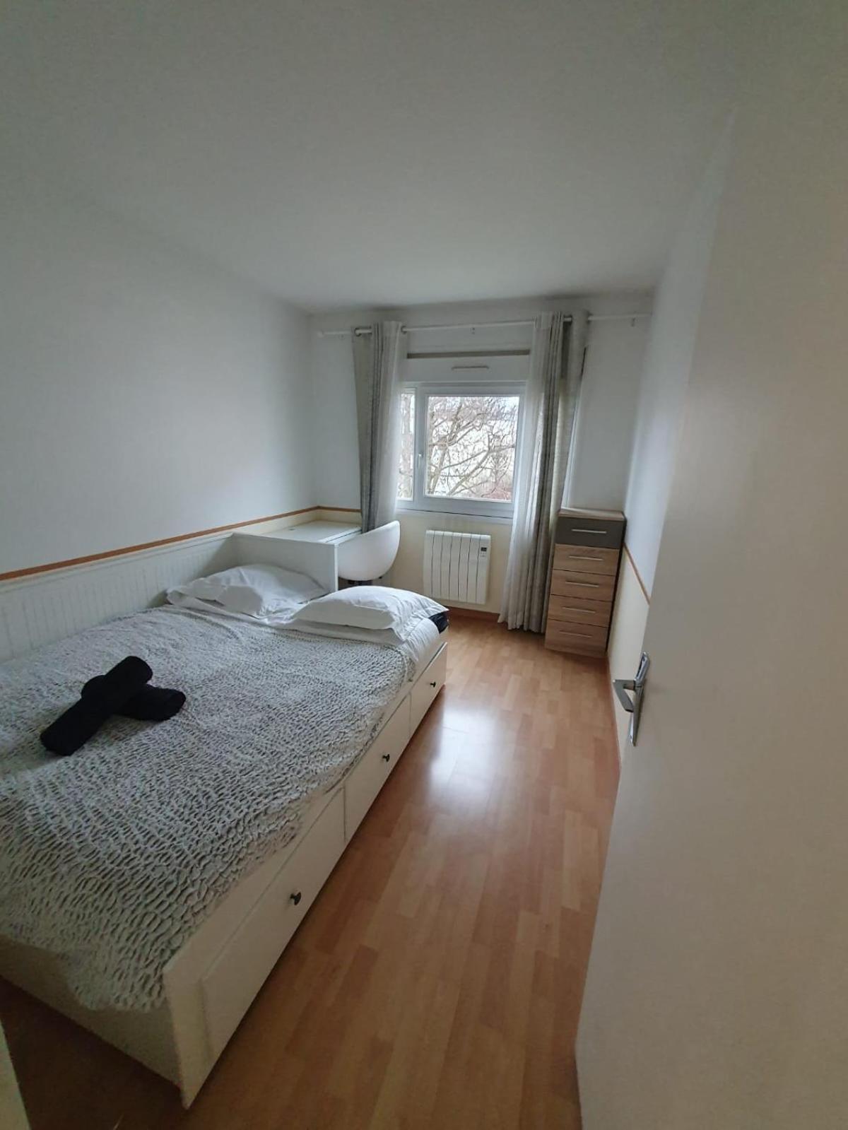Apartmán F3 Avec Balcon 5 Min Gare Sqy Et Parking Gratuit Guyancourt Exteriér fotografie